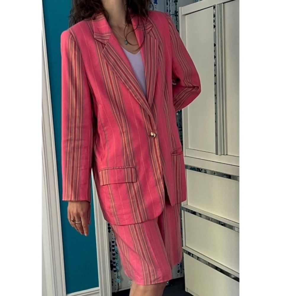 80’s Tailored Suit & High-Waist Bermuda Set – Salmon & Muted Multicolour Stripes
